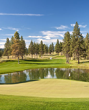 Montana golf course with view of mountains